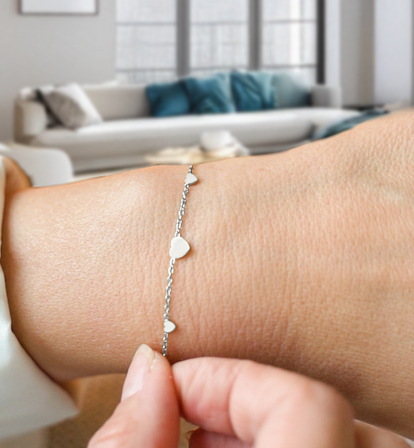 KAYA sieraden Minimalistische armband drie hartjes I Stainless steel Goud