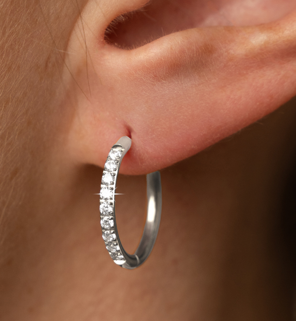 KAYA sieraden Shiny oorringen met steentjes 14mm