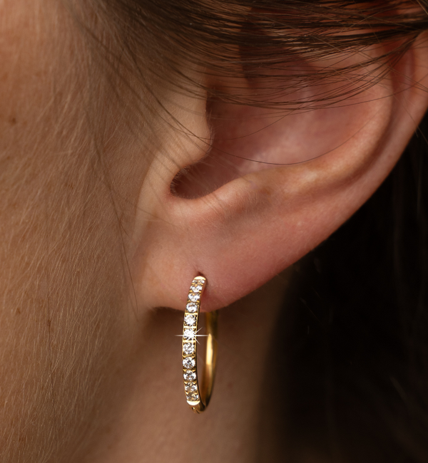 KAYA sieraden Shiny oorringen met steentjes 14mm