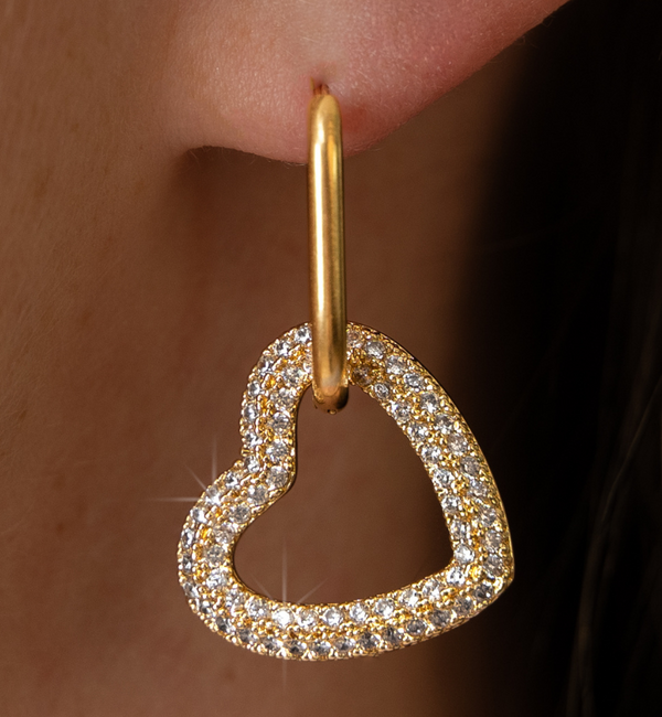 KAYA sieraden Statement hoop earrings with heart and crystals | Stainless Steel Gold