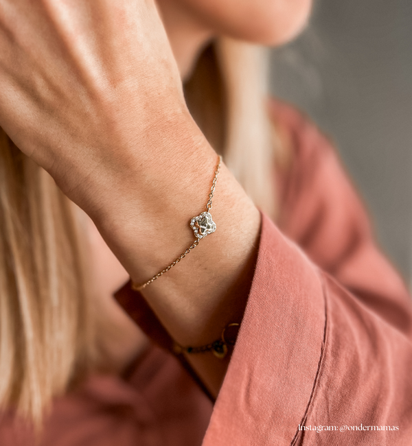 KAYA sieraden Pavé Clover Bracelet with Letter | Zirconia Crystals