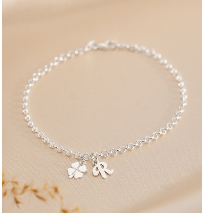 KAYA sieraden Bedelarmband met Letter en Klaver