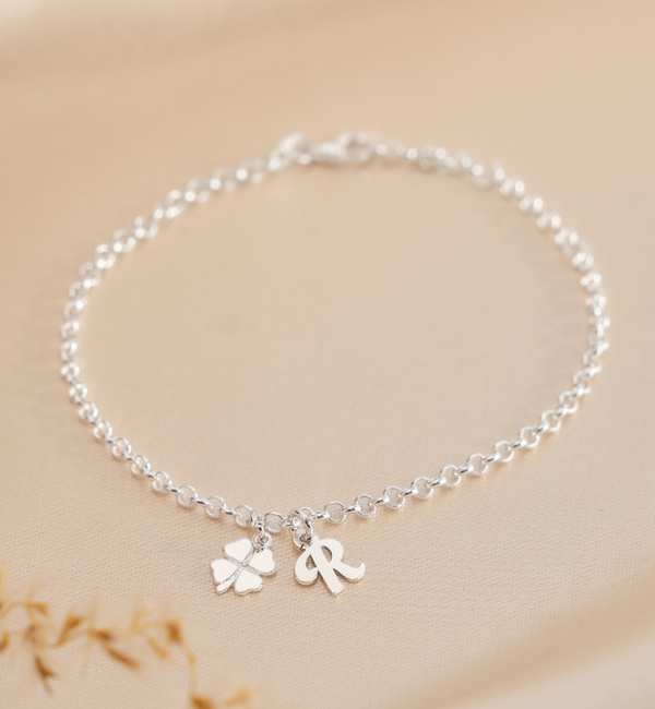 KAYA sieraden Bedelarmband met Letter en Klaver | Kies je letter