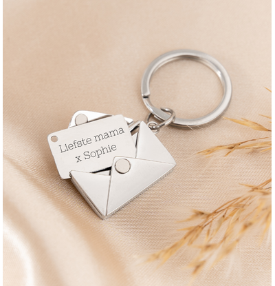 KAYA sieraden “Letter” keychain with name engraving