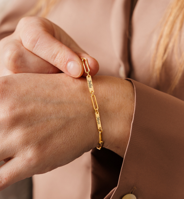 KAYA sieraden Gepersonaliseerde schakelarmband met naam 'Closed Forever' | Kies je namen