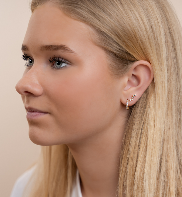 KAYA sieraden 2 Delige Set Oorringen en Luxe Studs Wave
