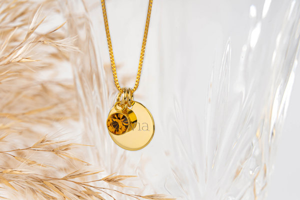 ketting met naam en geboortesteen