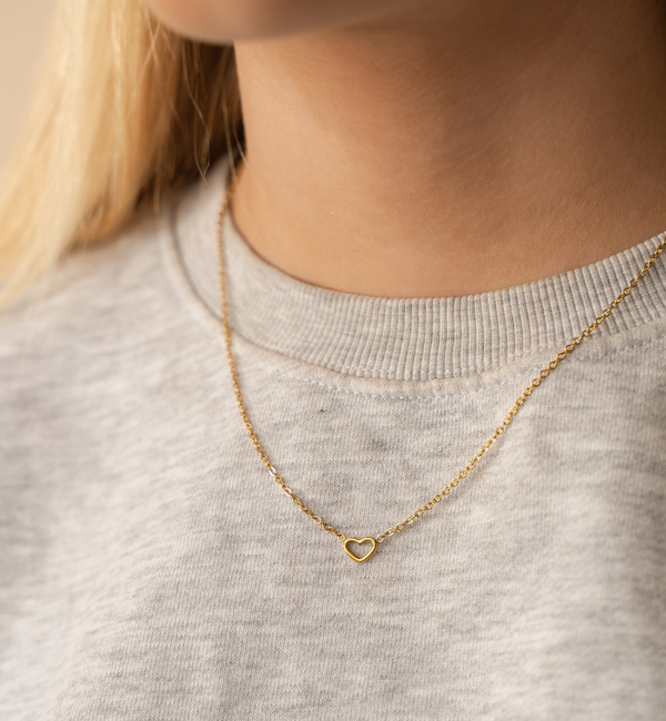 KAYA sieraden Minimalist necklace with heart | Stainless steel