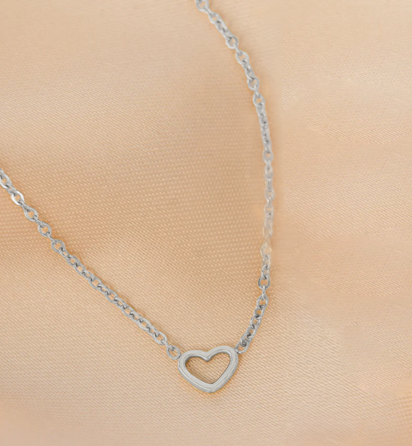 KAYA sieraden Minimalist necklace with heart | Stainless steel