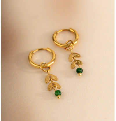 KAYA sieraden Earrings with Leaves and Green Bead