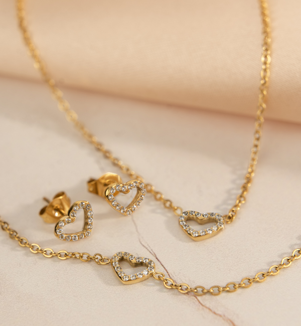 KAYA sieraden Open Heart Studs with Crystals | Stainless Steel