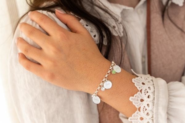 bedelarmband met namen en geboortestenen zilver