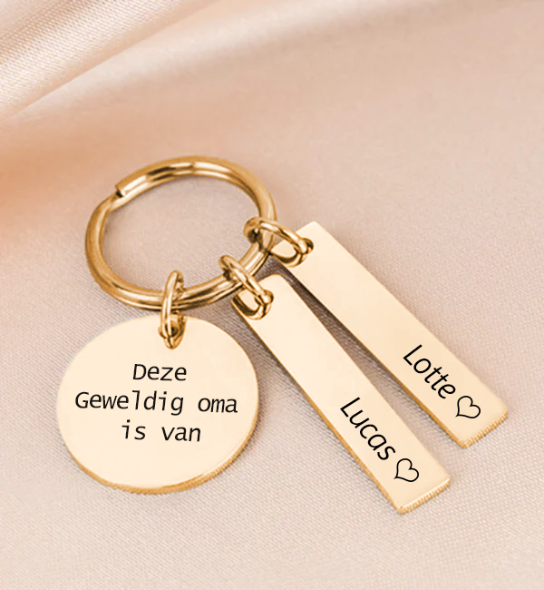 KAYA sieraden Keychain for Grandma with two engraved charms