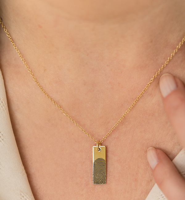Gegraveerde sieraden Small Bar Necklace with Fingerprint