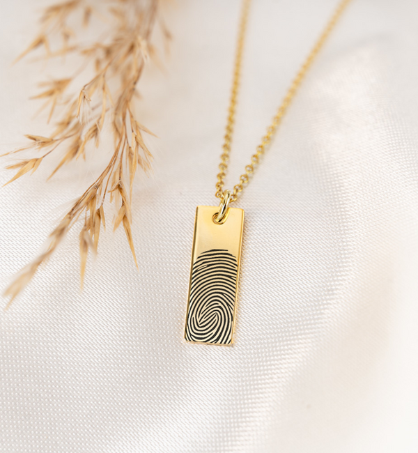 Gegraveerde sieraden Small Bar Necklace with Fingerprint