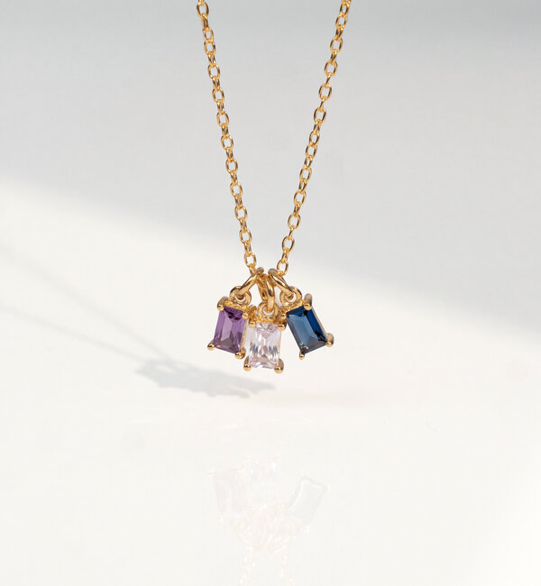 KAYA sieraden Ketting met Drie Geboortestenen | Baquette