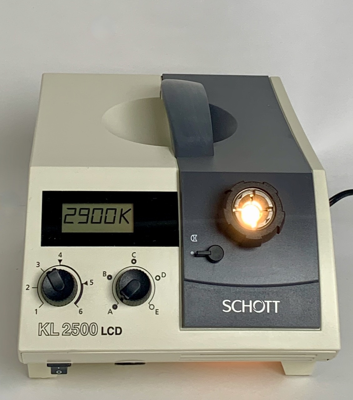 Schott KL 2500 LCD cold-light source