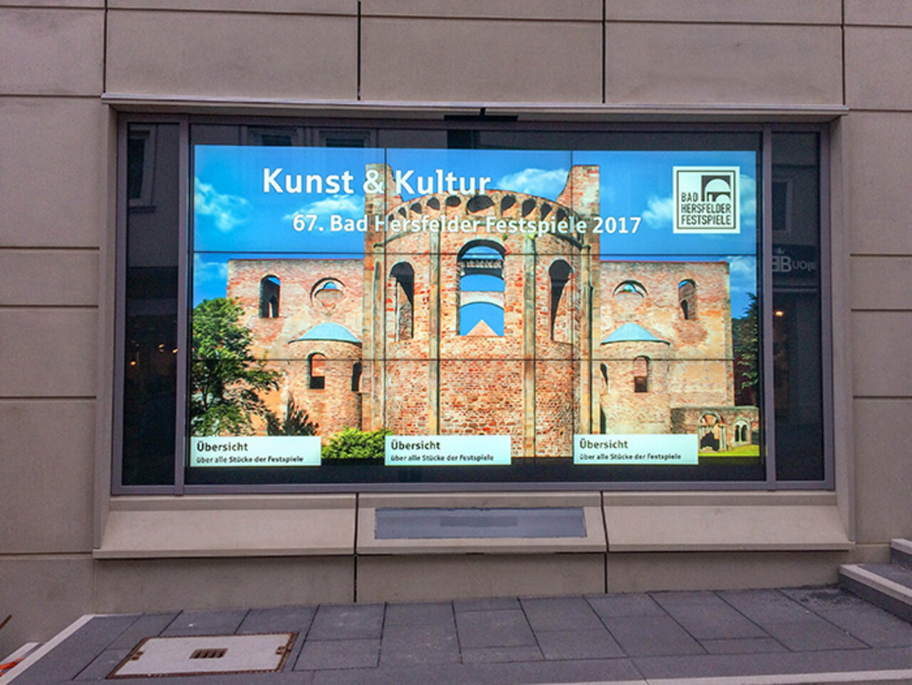 DynaScan DynaScan DS551LX4 supersmalle rand Digital Signage Display DynaScan DynaScan DS551LX4 supersmalle rand Digital Signage Display