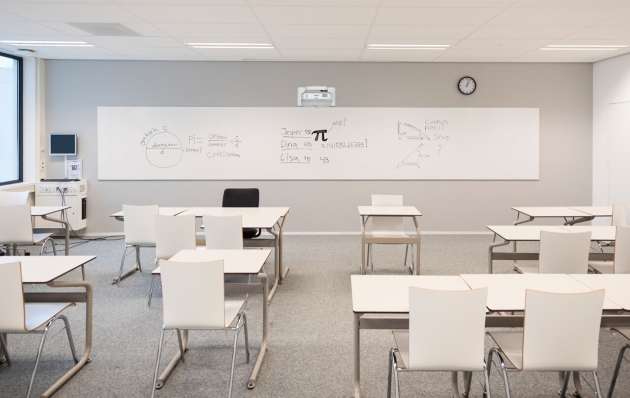 Epson Epson EB-1485Fi met 88 inch whiteboard Epson Epson EB-1485Fi met 88 inch whiteboard