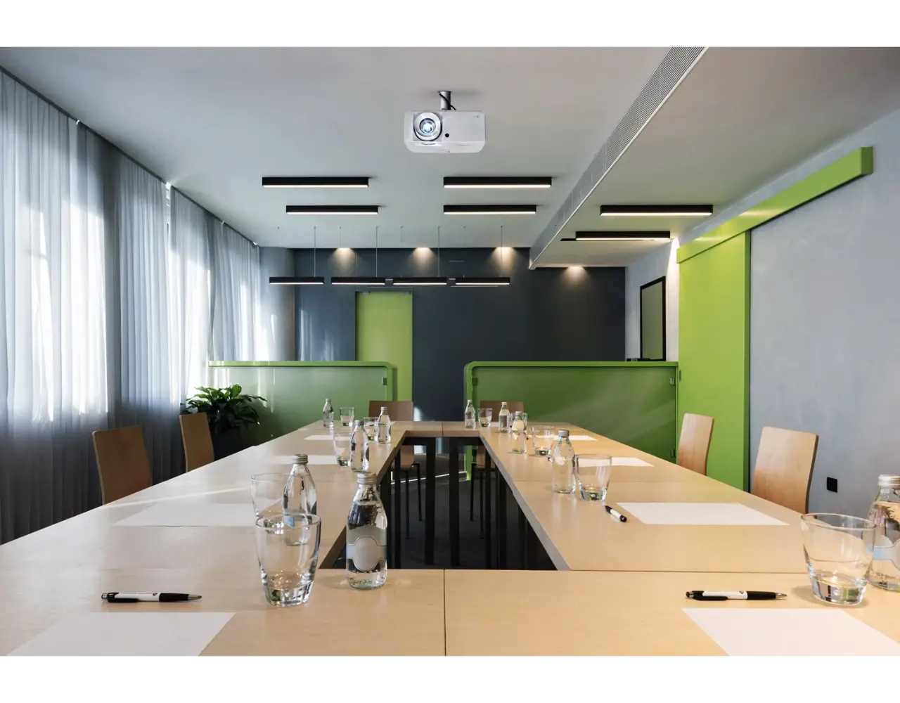 Optoma Optoma ZK450 4K laser beamer Optoma Optoma ZK450 4K laser beamer