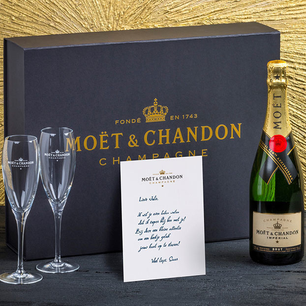 veteraan wijk Eerbetoon Moët & Chandon Brut Champagne Cadeau Geschenkbox incl. 2 glazen kopen -  Club Champagne