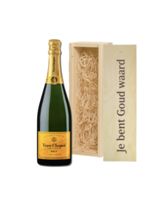 Veuve Clicquot  Gepersonaliseerde kist met Champagne