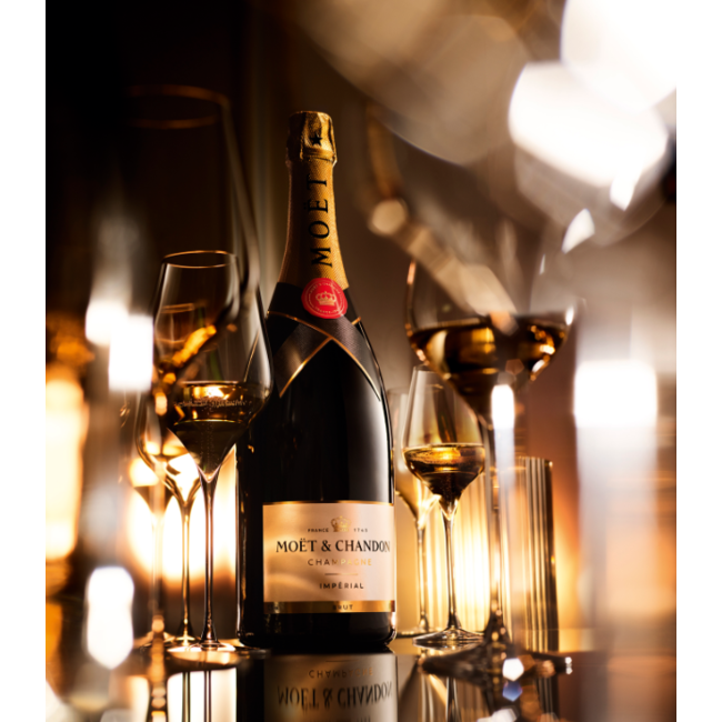 Moët & Chandon Brut Impérial 75CL in Geschenkkist + 2 Moët flutes