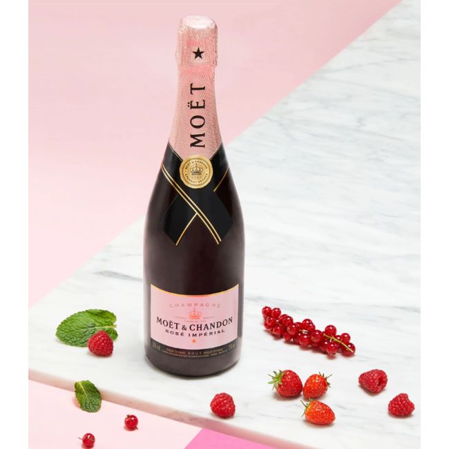 Moët & Chandon Impérial Rosé 75CL in Giftbox Say Yes To Love