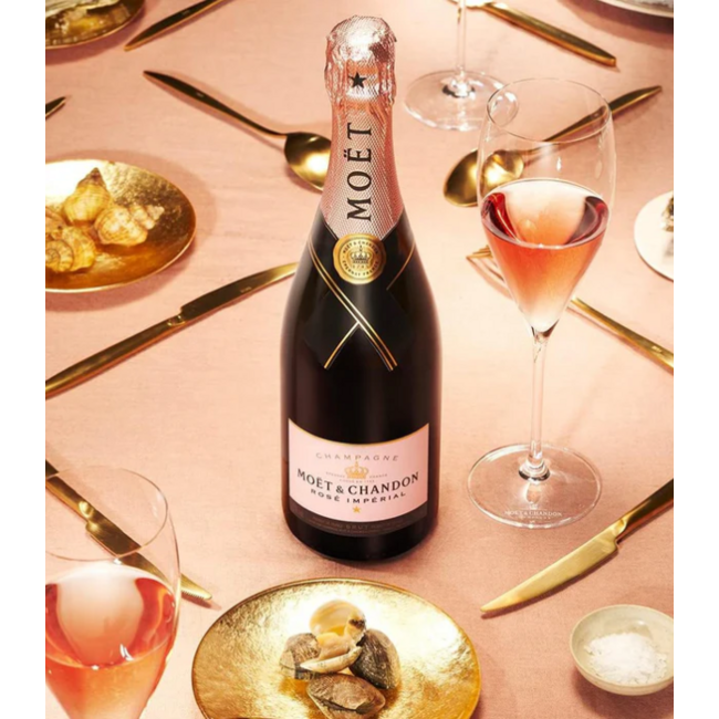 Moët & Chandon Paaspakket Champagne Rosé 75cl met Luxe Paaschocolade