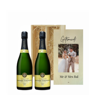 Bruiloft Cadeau – Gepersonaliseerde Houten Kist met 2 Champagnes