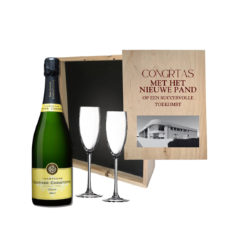 Gepersonaliseerde kist met Champagne en 2 glazen  - Nieuwe Woning
