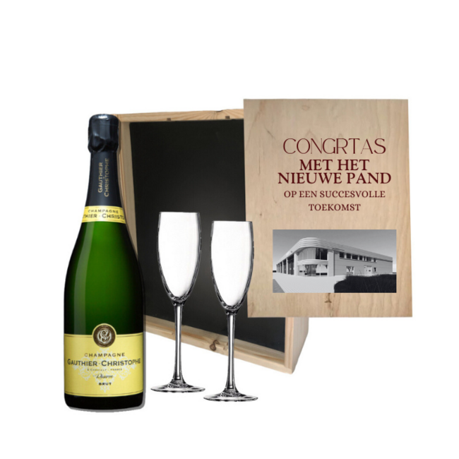 Gepersonaliseerde kist met Champagne en 2 glazen  - Nieuwe Woning