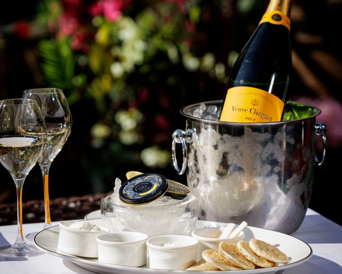 Hapjes bij champagne: Wat is lekker?