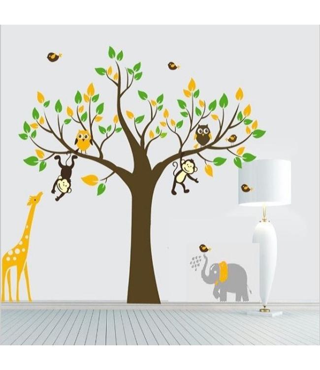 Muursticker boom met giraffe, aap, uiltjes en olifant