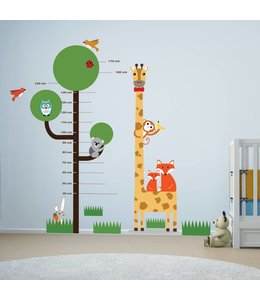 Muursticker groeimeter boom met giraffe en andere diertjes