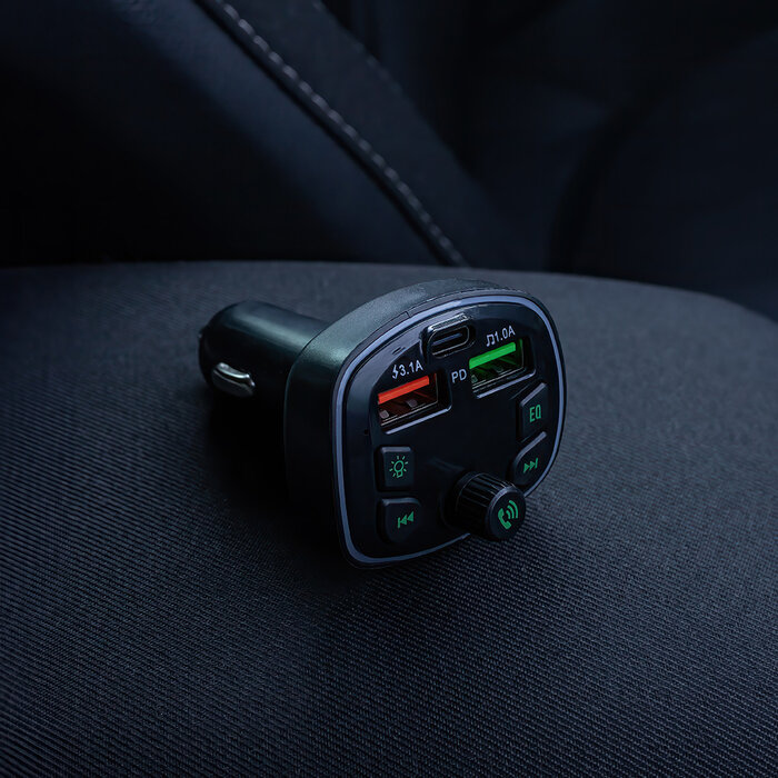 Forever Bluetooth FM Transmitter met USB-C Power Delivery, 3 laadpoorten en handsfree functie