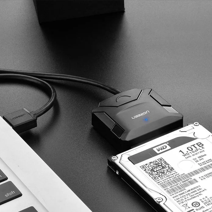 Ugreen CR108 USB 3.0 naar SATA III adapter voor 2,5 inch en 3,5 inch HDD en SSD – inclusief 12V/2A voeding, Plug & Play, tot 4 TB