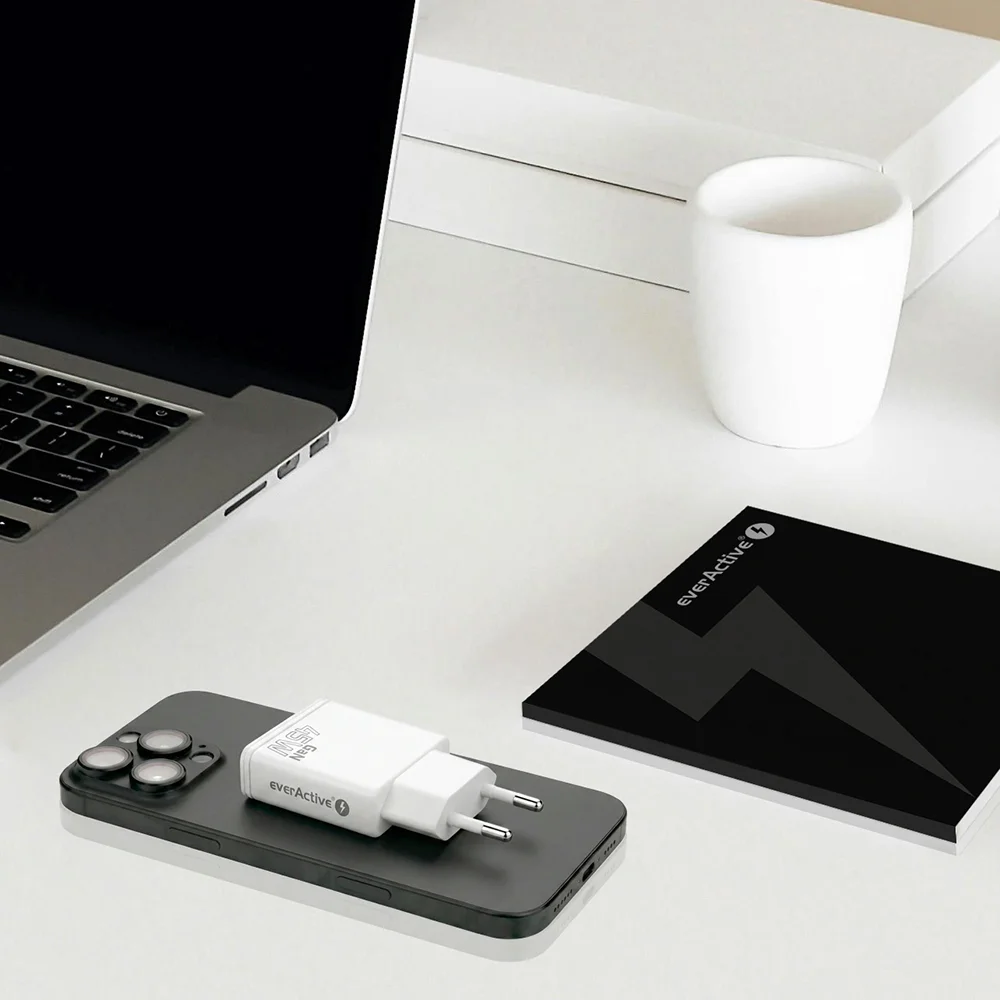 everActive GaN Super Slim Snellader 45W met USB QC3.0 en USB-C PD, slechts 16mm dun