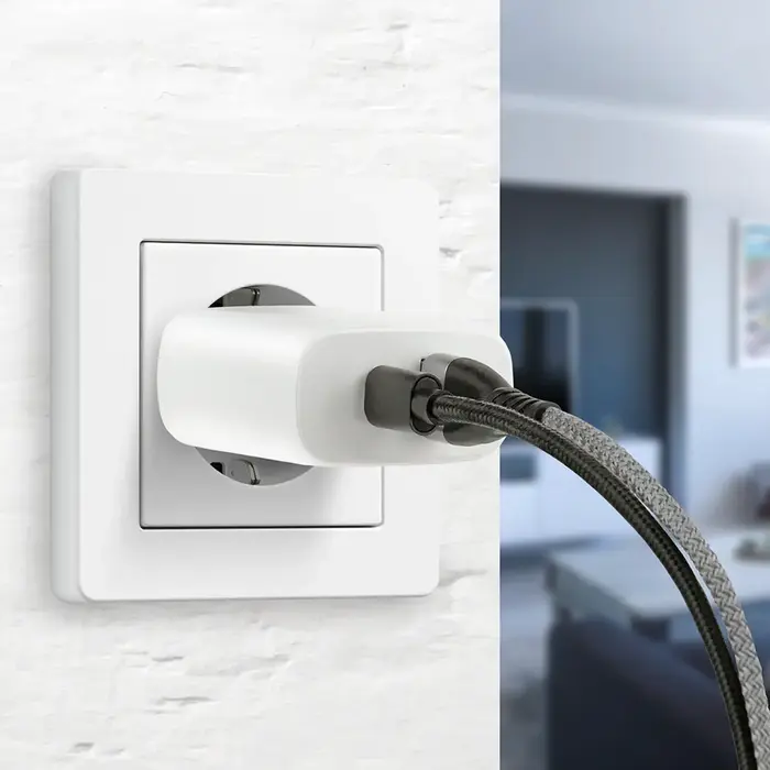 EverActive Compacte Snellader 25W met USB Quick Charge 3.0 en USB-C Power Delivery