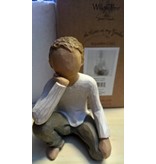 Willow Tree beeldje Inquisitive Child (jongen)