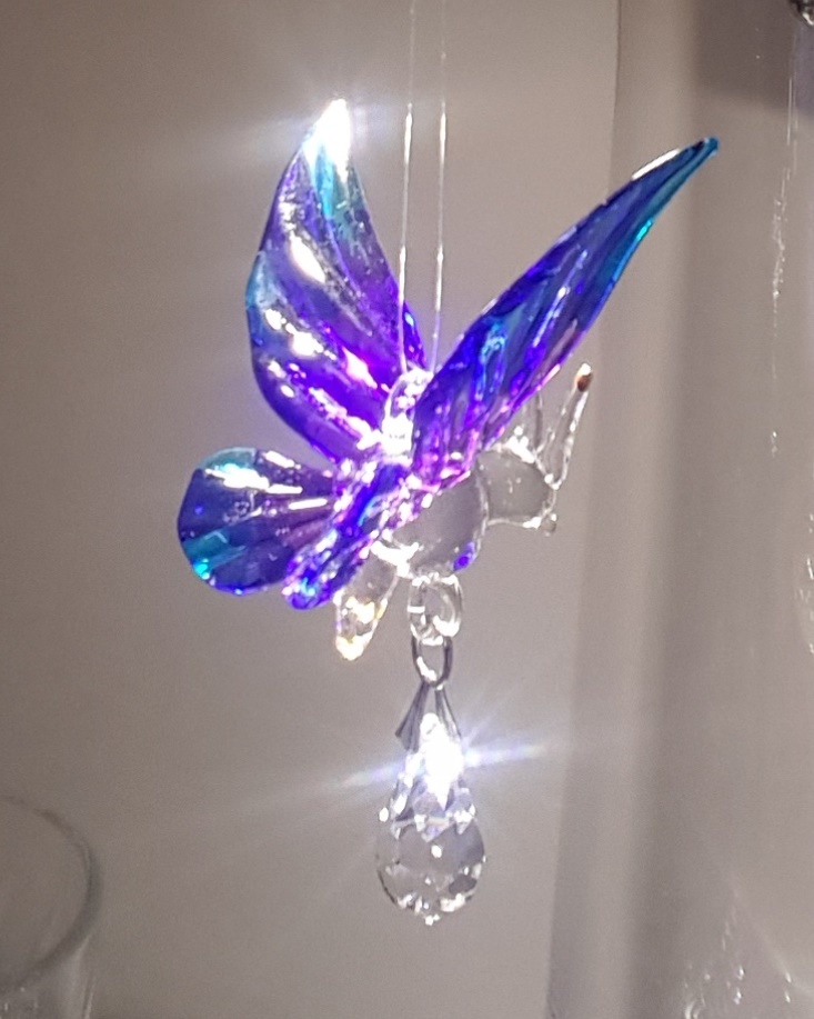 Suncatcher vlinder van glas en kristal paars/blauw