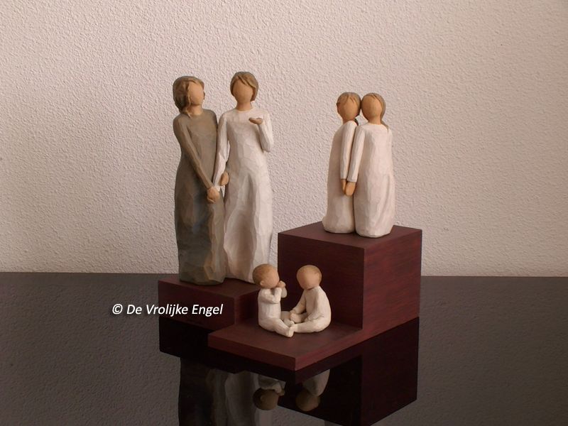 Willow Tree Tri Step Riser (display)