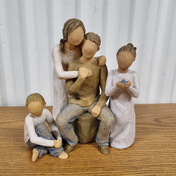 Willow Tree beeldje Caring Child (jongen)