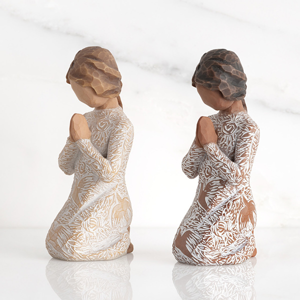 Willow Tree beeldje Prayer of Peace - Darker skin and hair