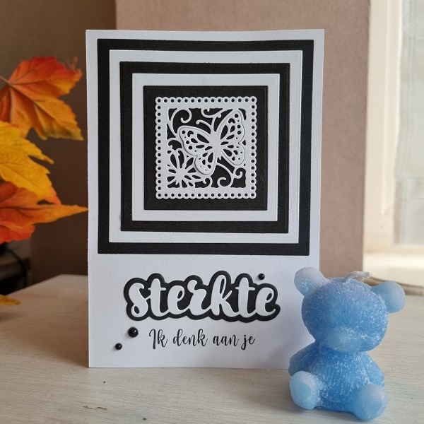 Wenskaart - Sterkte, ik denk aan je (zwart wit)