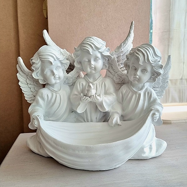 Beeld schaal met 3 engelen