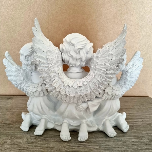 Beeld schaal met 3 engelen