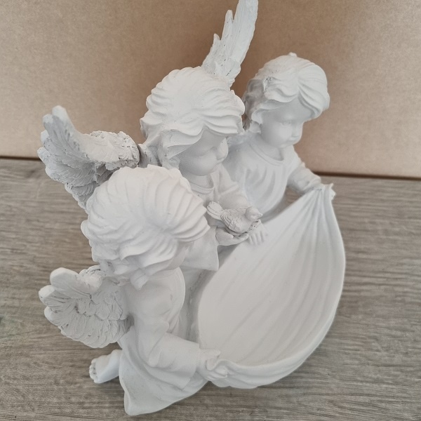 Beeld schaal met 3 engelen