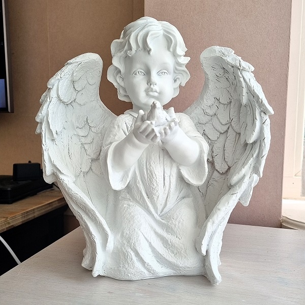 Beeld engel met vogel in de hand (prijs per stuk!)