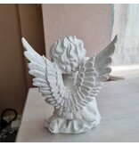 Beeld engeltje met vogeltje